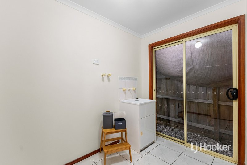 Photo - 5 Shelley Place, Hoppers Crossing VIC 3029 - Image 18