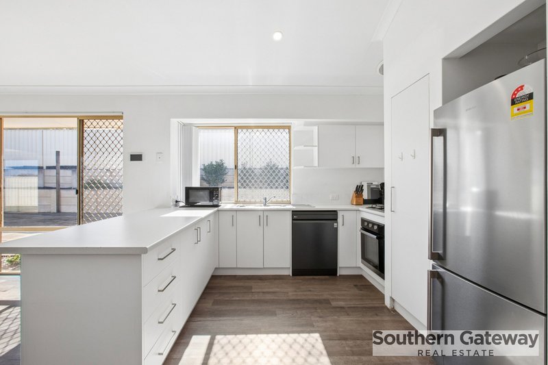 Photo - 5 Sheoak Heights, Parmelia WA 6167 - Image 10