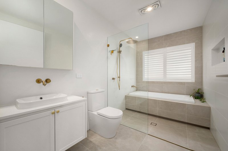 Photo - 5 Sherrard Crescent, Macnamara ACT 2615 - Image 5