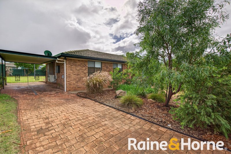 Photo - 5 Sherwood Avenue, Dubbo NSW 2830 - Image 12