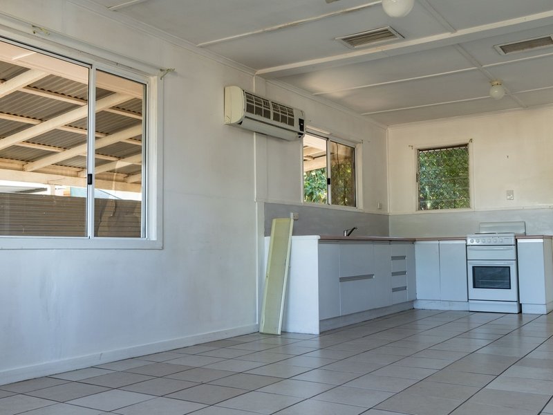 Photo - 5 Shirley Avenue, Mount Isa QLD 4825 - Image 2