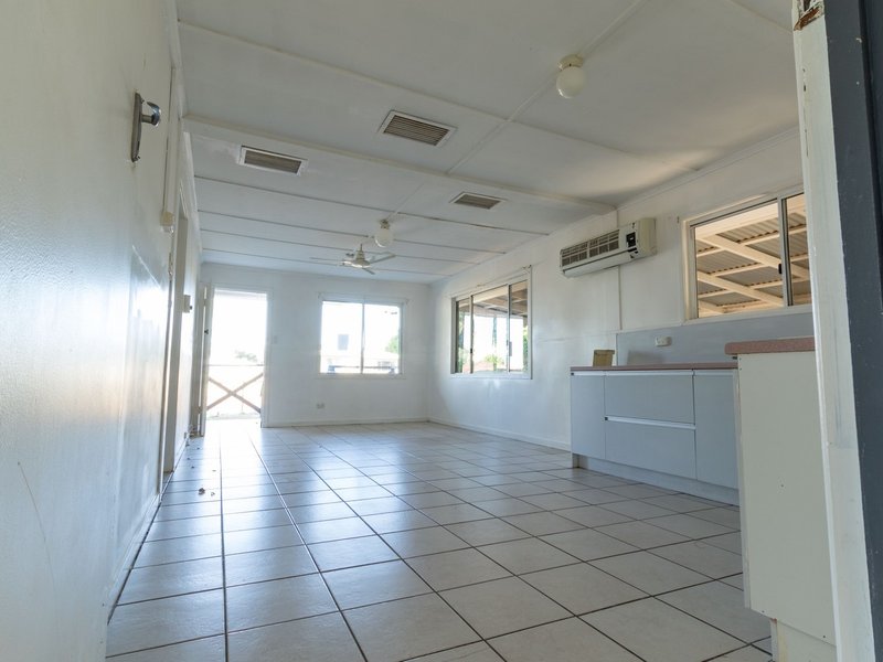 Photo - 5 Shirley Avenue, Mount Isa QLD 4825 - Image 3