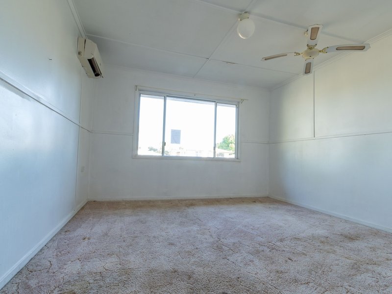 Photo - 5 Shirley Avenue, Mount Isa QLD 4825 - Image 5