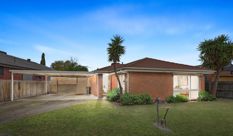 Photo - 5 Sieben Close, Mill Park VIC 3082 - Image 1
