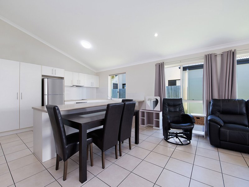 Photo - 5 Silkpod Street, Meridan Plains QLD 4551 - Image 2