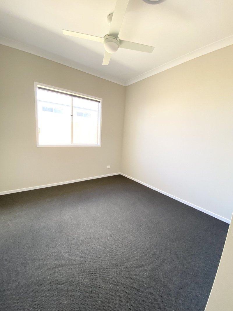 Photo - 5 Silky Oak Street, Griffin QLD 4503 - Image 11