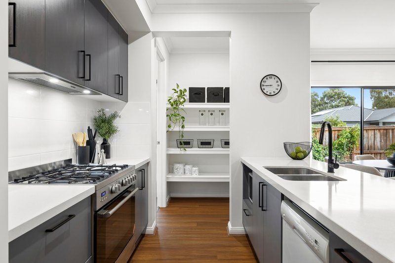 Photo - 5 Silver Smith Drive, Kyneton VIC 3444 - Image 3