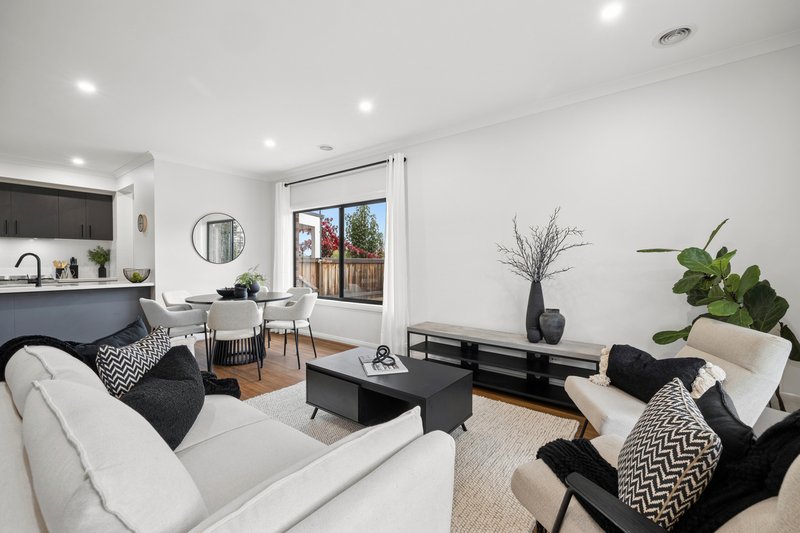 Photo - 5 Silver Smith Drive, Kyneton VIC 3444 - Image 5