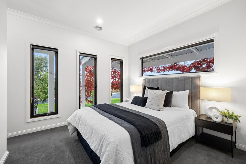 Photo - 5 Silver Smith Drive, Kyneton VIC 3444 - Image 7