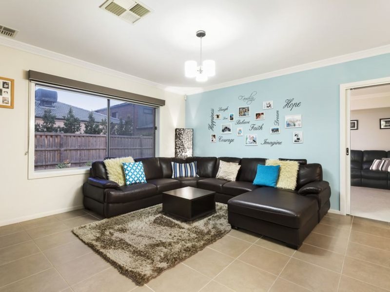 Photo - 5 Silverbay Avenue, Point Cook VIC 3030 - Image 7