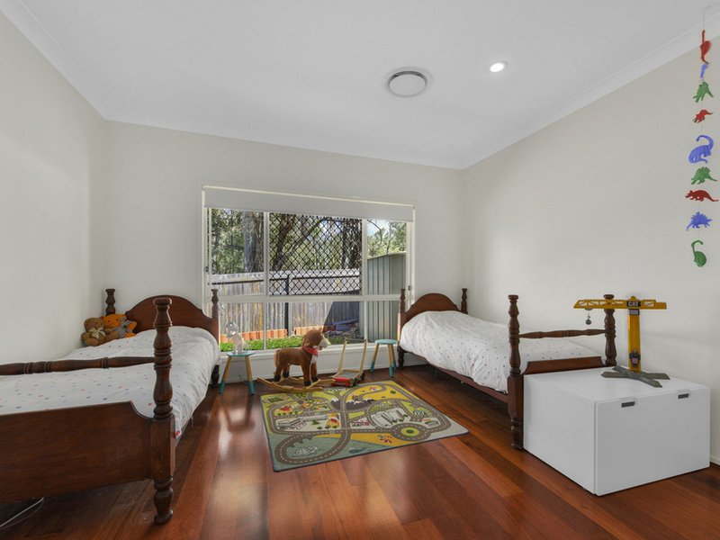 Photo - 5 Silverbirch Place, Bridgeman Downs QLD 4035 - Image 15