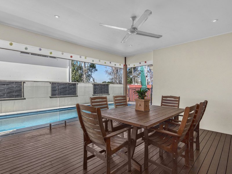 Photo - 5 Silverbirch Place, Bridgeman Downs QLD 4035 - Image 18