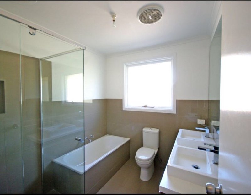 Photo - 5 Simmonds Place, Endeavour Hills VIC 3802 - Image 5