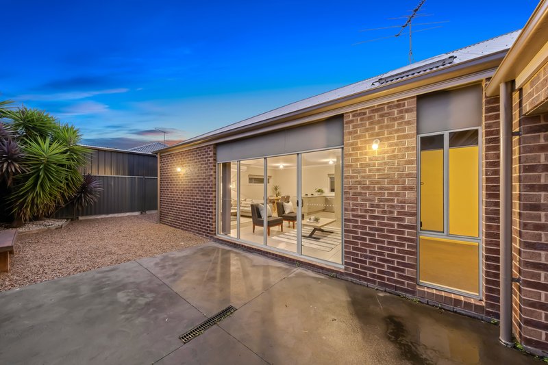 Photo - 5 Sinclair Walk, Pakenham VIC 3810 - Image 13