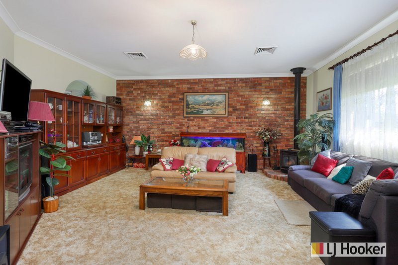 Photo - 5 Snowy Close, St Clair NSW 2759 - Image 2