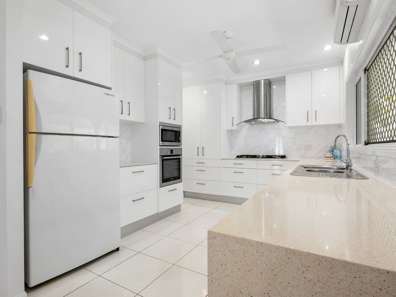 Photo - 5 Solomon Close, Brinsmead QLD 4870 - Image 3