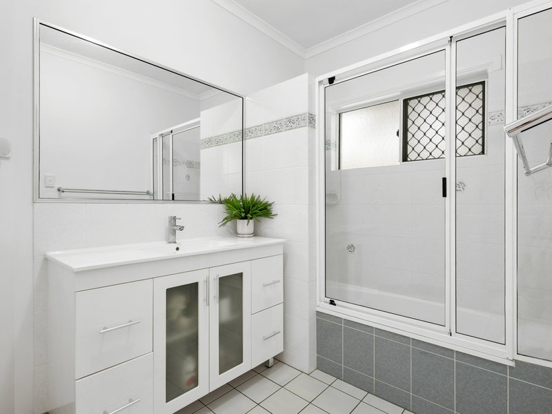 Photo - 5 Solomon Close, Brinsmead QLD 4870 - Image 11