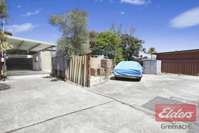 Photo - 5 Solomon Court, Greenacre NSW 2190 - Image 2