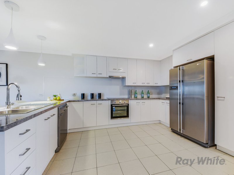 Photo - 5 Somerton Street, Bracken Ridge QLD 4017 - Image 3