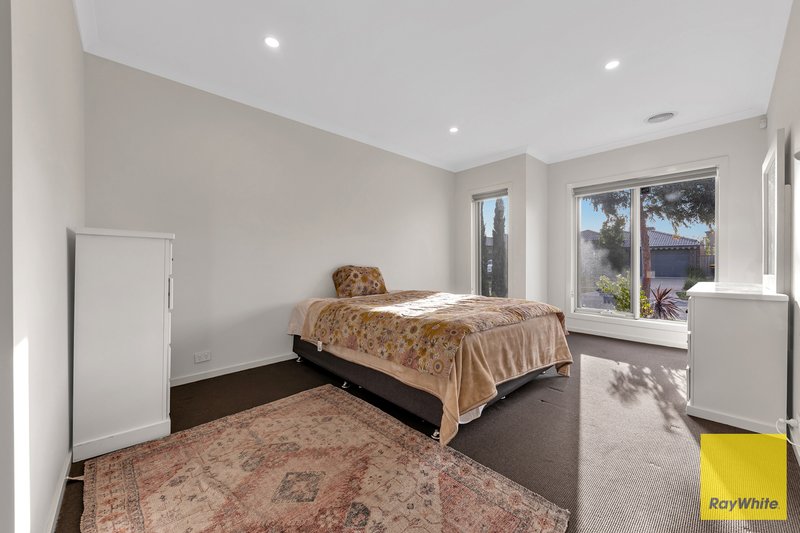 Photo - 5 Sorrenberg Street, Point Cook VIC 3030 - Image 2