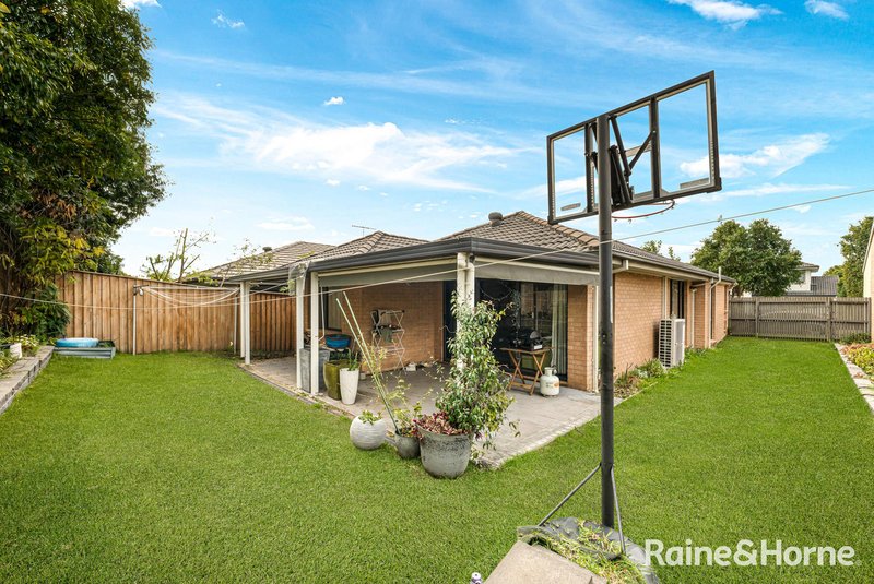 Photo - 5 Sovereign Circuit, Glenfield NSW 2167 - Image 2