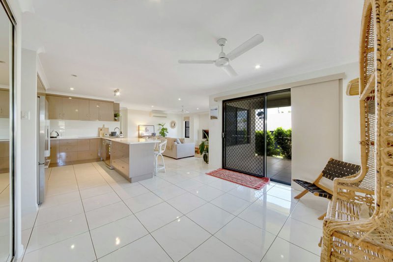 Photo - 5 Spence Court, Kirkwood QLD 4680 - Image 3