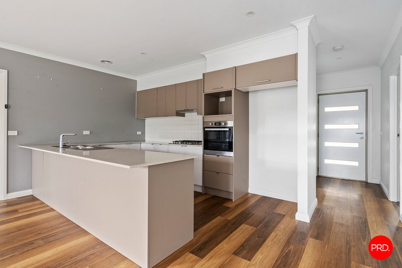 Photo - 5 Spiny Way, Epsom VIC 3551 - Image 3