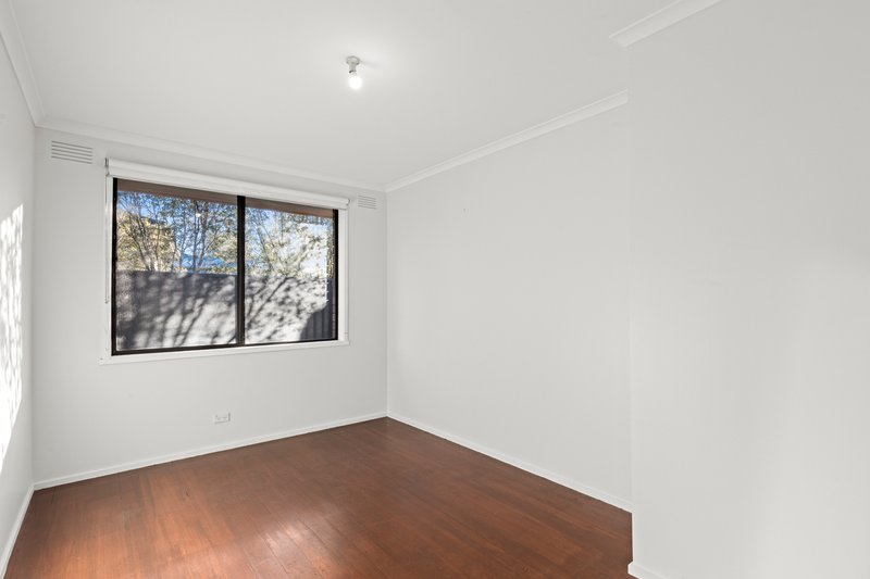 Photo - 5 Springhurst Crescent, Grovedale VIC 3216 - Image 4