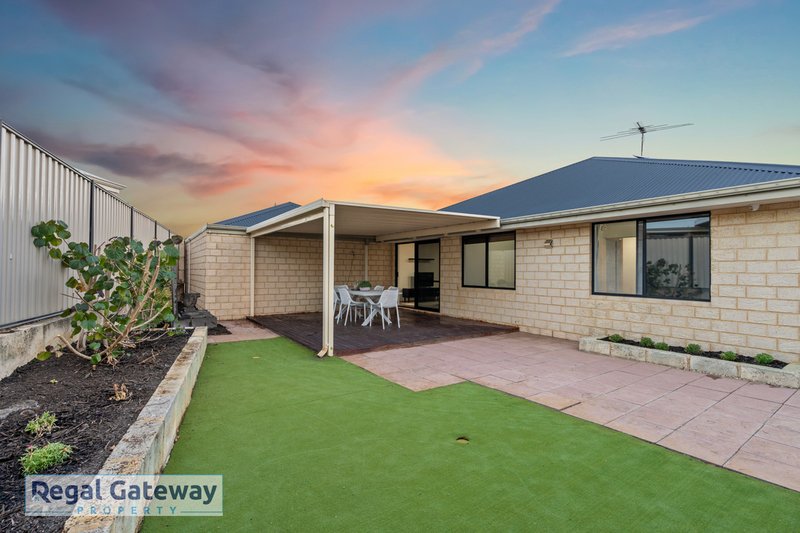 Photo - 5 Spruce Terrace, Aubin Grove WA 6164 - Image 15