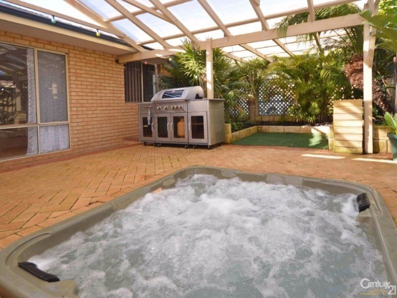 5 St Clair Place , Cooloongup WA 6168