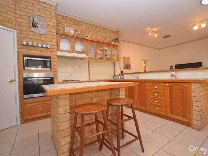 Photo - 5 St Clair Place , Cooloongup WA 6168 - Image 7