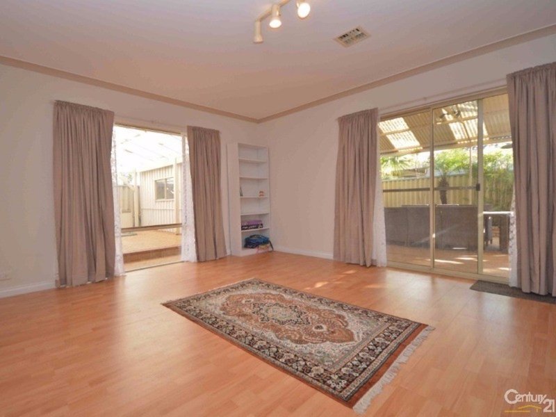 Photo - 5 St Clair Place , Cooloongup WA 6168 - Image 13