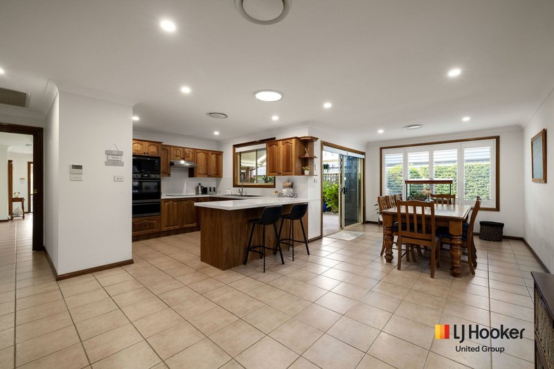 Photo - 5 St Helens Close, West Hoxton NSW 2171 - Image 3