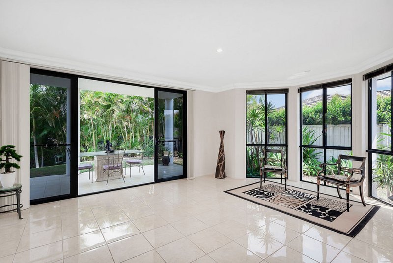 Photo - 5 St Helens Court, Burleigh Waters QLD 4220 - Image 11