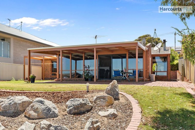 Photo - 5 St Vincents Avenue, Hallett Cove SA 5158 - Image 2