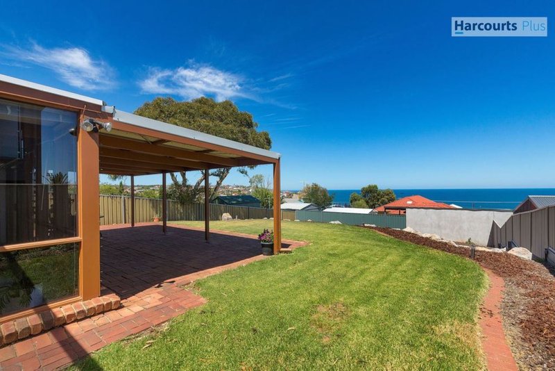 Photo - 5 St Vincents Avenue, Hallett Cove SA 5158 - Image 13