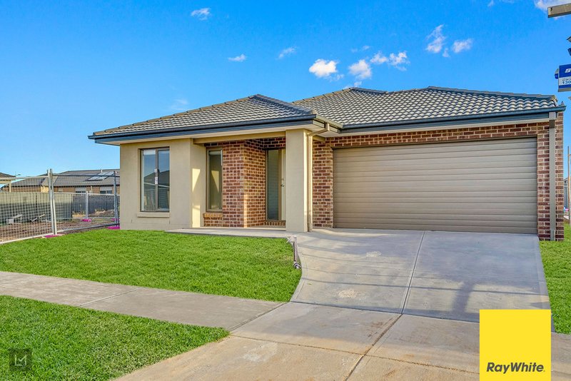 Photo - 5 Stableford Street, Werribee VIC 3030 - Image 3