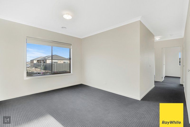 Photo - 5 Stableford Street, Werribee VIC 3030 - Image 25