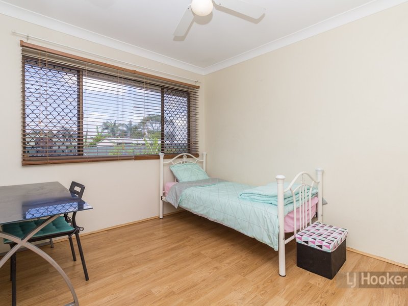 Photo - 5 Stangate Street, Hillcrest QLD 4118 - Image 8