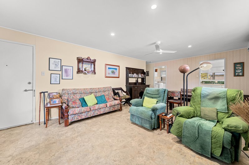 Photo - 5 Starcross Street, Macgregor QLD 4109 - Image 2