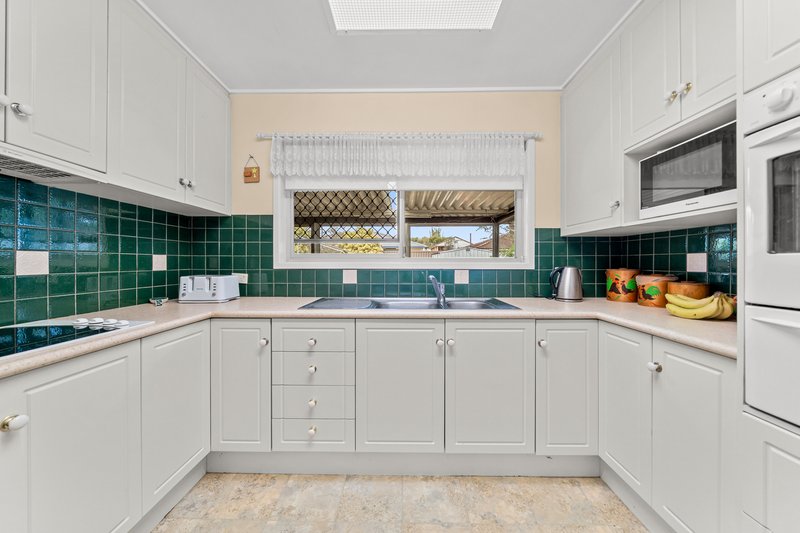 Photo - 5 Starcross Street, Macgregor QLD 4109 - Image 3
