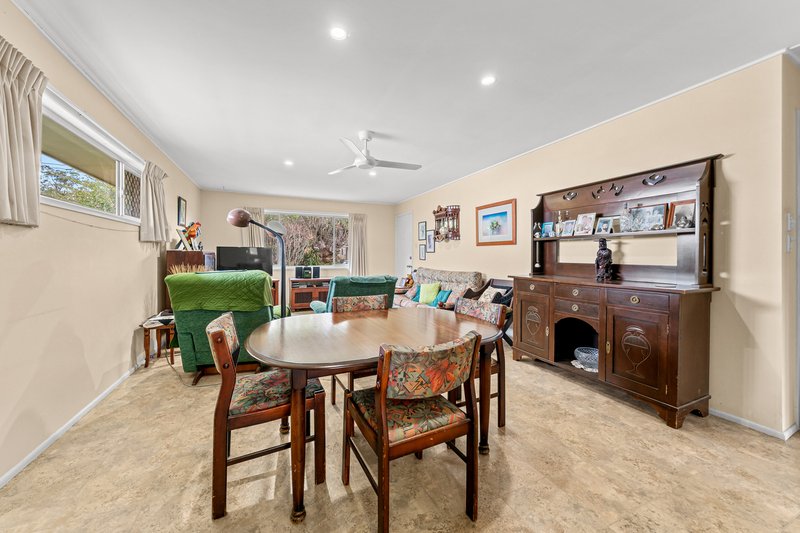 Photo - 5 Starcross Street, Macgregor QLD 4109 - Image 5