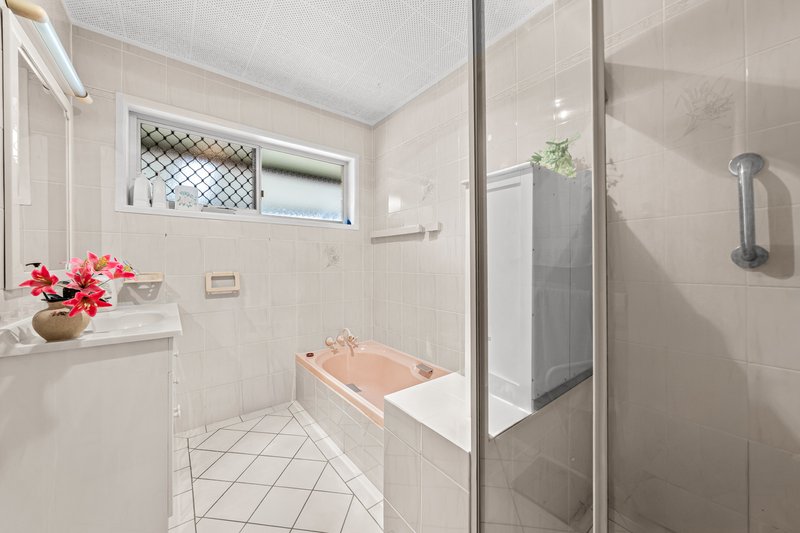 Photo - 5 Starcross Street, Macgregor QLD 4109 - Image 7
