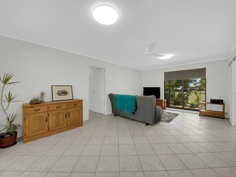 Photo - 5 Stephens Court, Tannum Sands QLD 4680 - Image 9