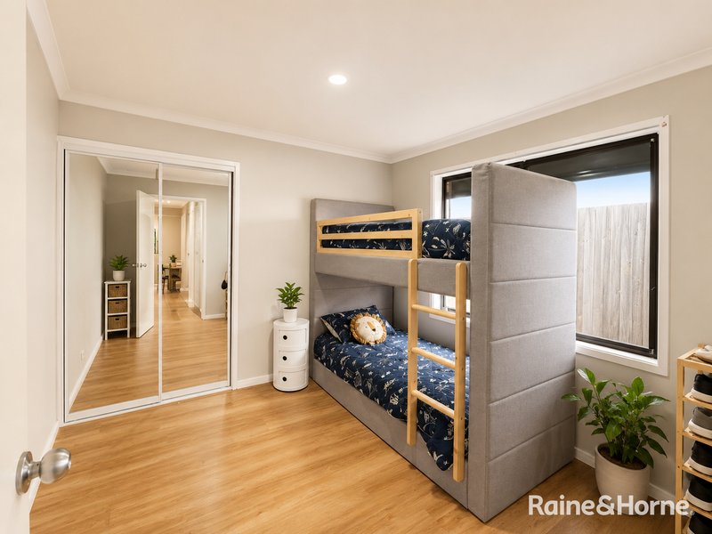 Photo - 5 Stirrup Court, Pakenham VIC 3810 - Image 8