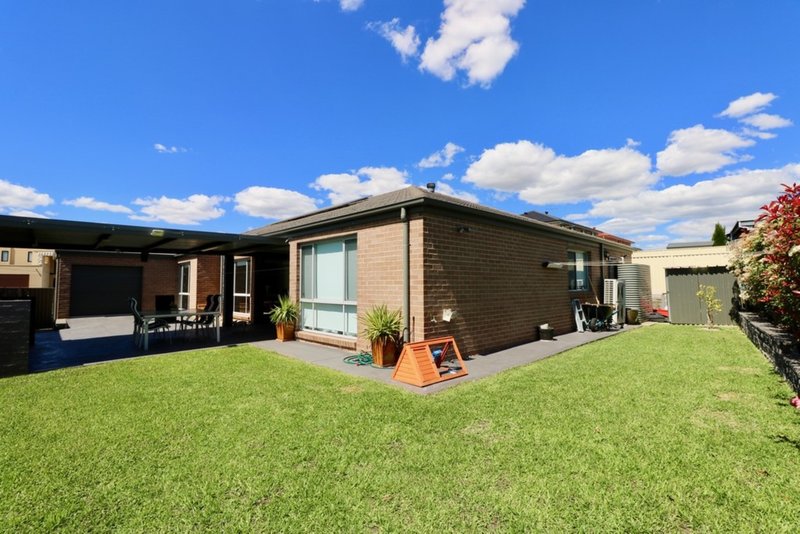 Photo - 5 Stivala Place, Bonnyrigg Heights NSW 2177 - Image 10