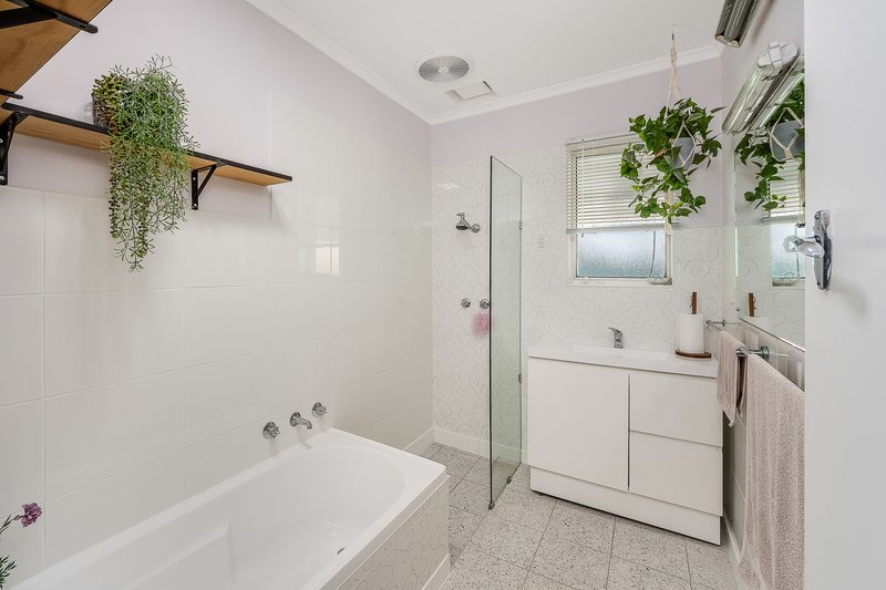 Photo - 5 Stonyfell Drive, Murray Bridge SA 5253 - Image 9