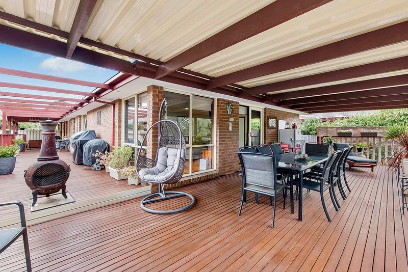 Photo - 5 Strathavan Drive, Berwick VIC 3806 - Image 11