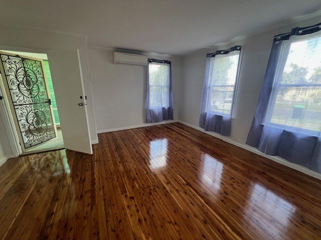 Photo - 5 Strathdarr Street, Miller NSW 2168 - Image 3