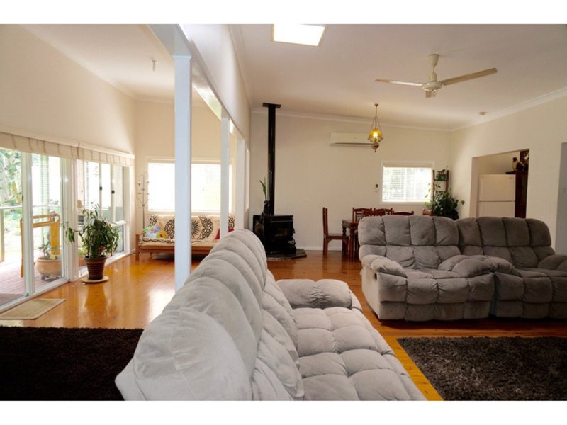 Photo - 5 Streamside Street, Woollamia NSW 2540 - Image 12